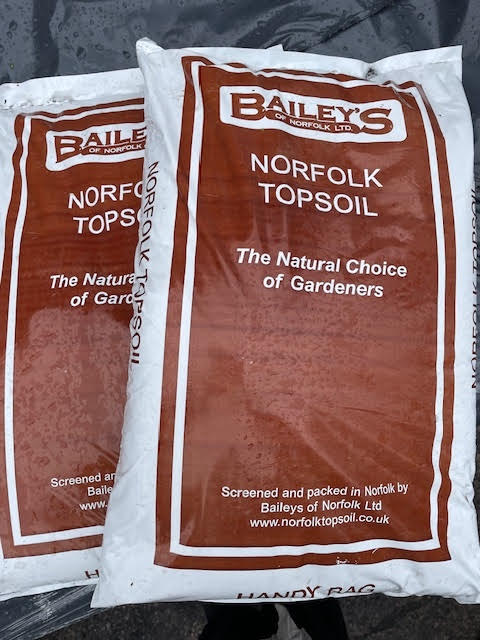 Bailey's Norfolk Topsoil 25Kg - KG Smith & Son